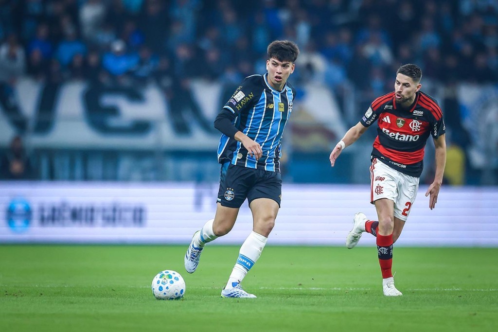 Flamengo vence o Grêmio fora de casa e segue firme no Brasileirão