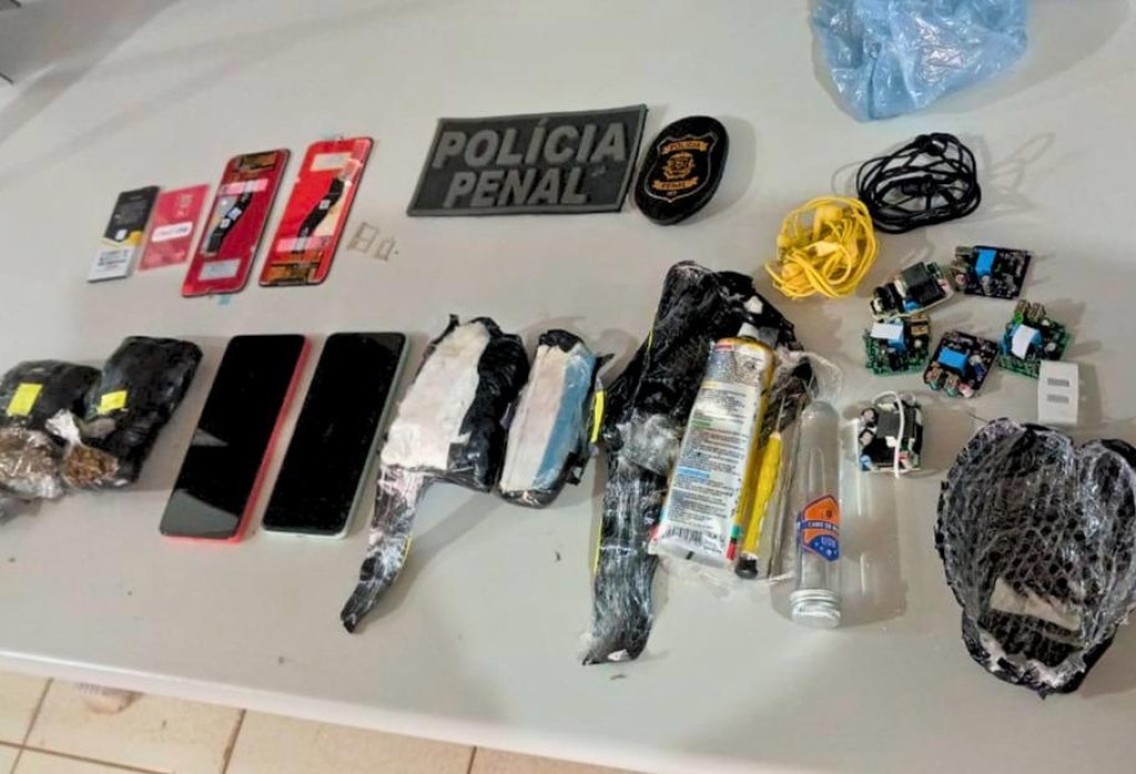 Detento e policial penal são presos por entrada de drogas, celulares e outros itens ilícitos no CDP de Tangará da Serra