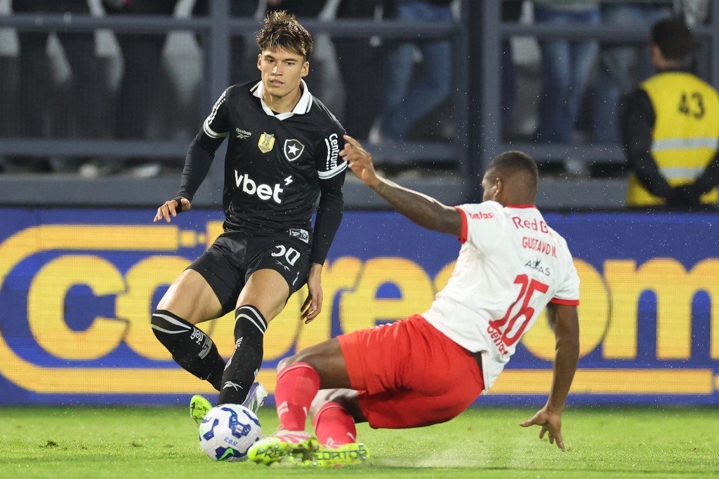 Botafogo vence Bragantino fora de casa e avança para quartas da Copa do Brasil