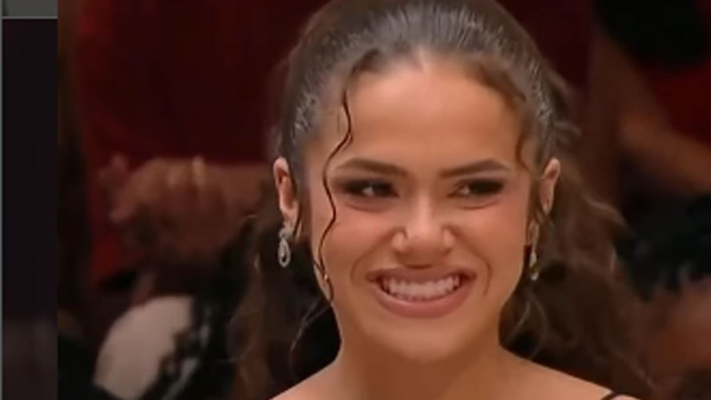 Maisa Silva relembra fala de Silvio Santos durante bate papo com Angélica: ‘Me veria’
