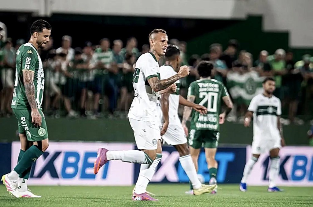 Chapecoense e Coritiba protagonizam empate eletrizante em duelo de seis gols
