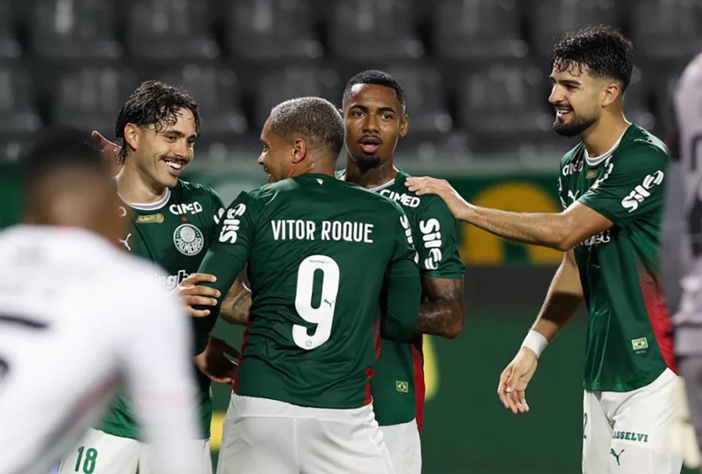 Palmeiras goleia o Vitória por 5 a 1 no Brasileirão