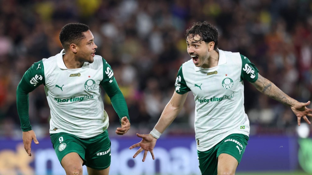 Palmeiras vira no Maracanã, bate Fluminense e se consolida no G4 do Brasileirão