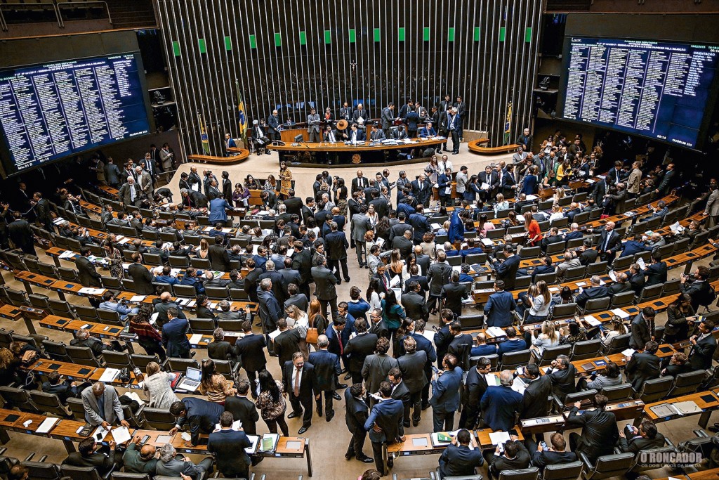 Saiba as regras aprovadas pela Câmara sobre o auxílio emergencial