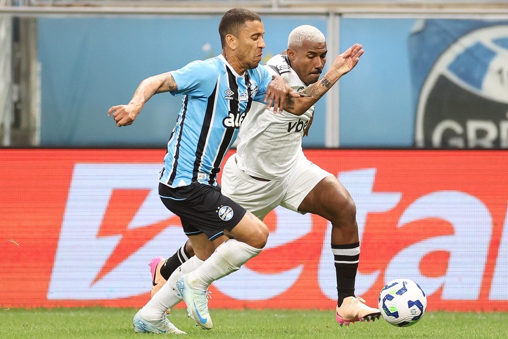 Grêmio e Botafogo empatam em duelo movimentado na Arena