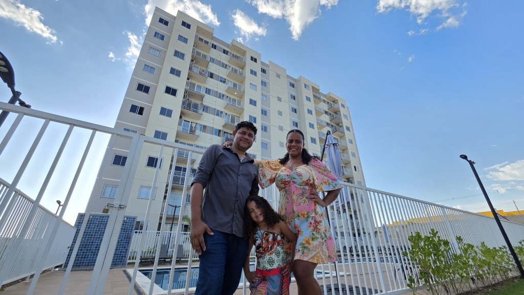 Casal de cantores de lambadão conquista casa própria com apoio do Governo de MT
