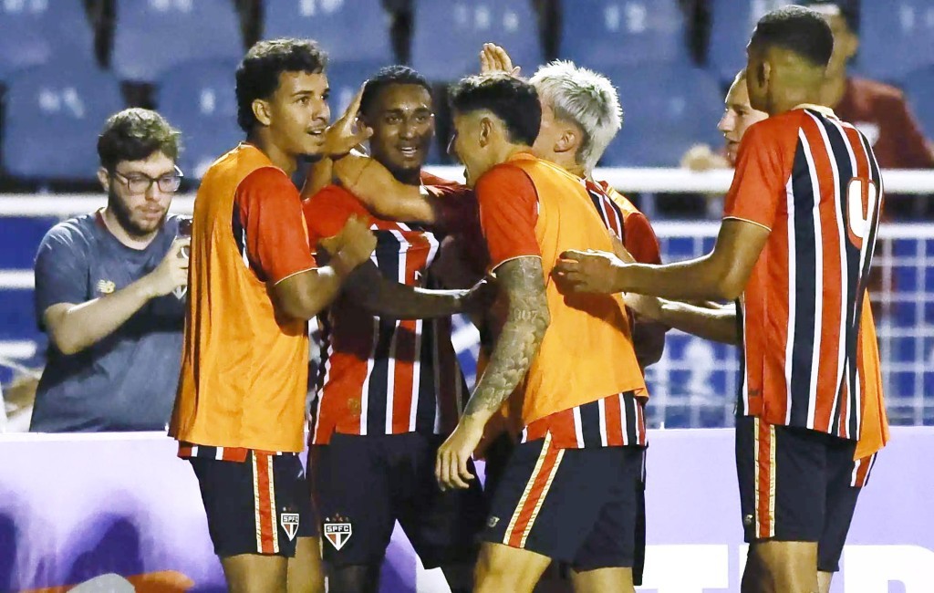 São Paulo vence RB Bragantino nos pênaltis e garante vaga nas quartas da Copinha
