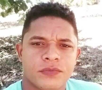 Rapaz ameaça atirar em catador que se aproximou da roda de amigos dele para juntar latinhas e é morto