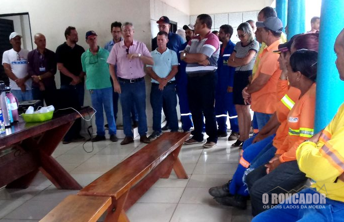 Prefeitura entrega caminhão equipado para Iluminação Pública e corrige alagamento no Estilac Leal