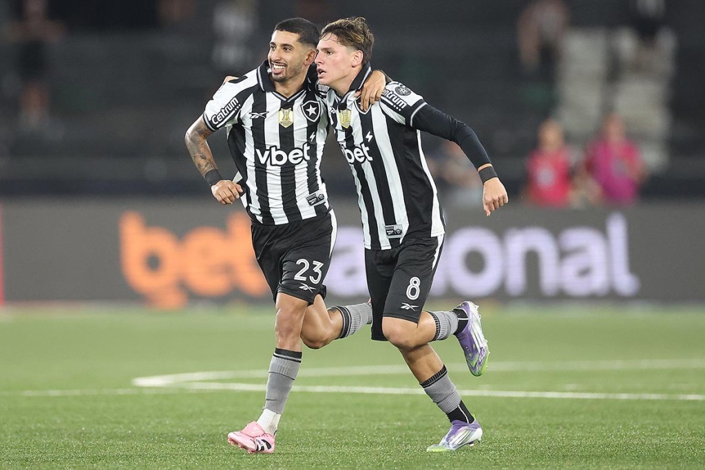 Botafogo bate Atlético-MG, entra no G4 e esquenta disputa pelo Brasileirão
