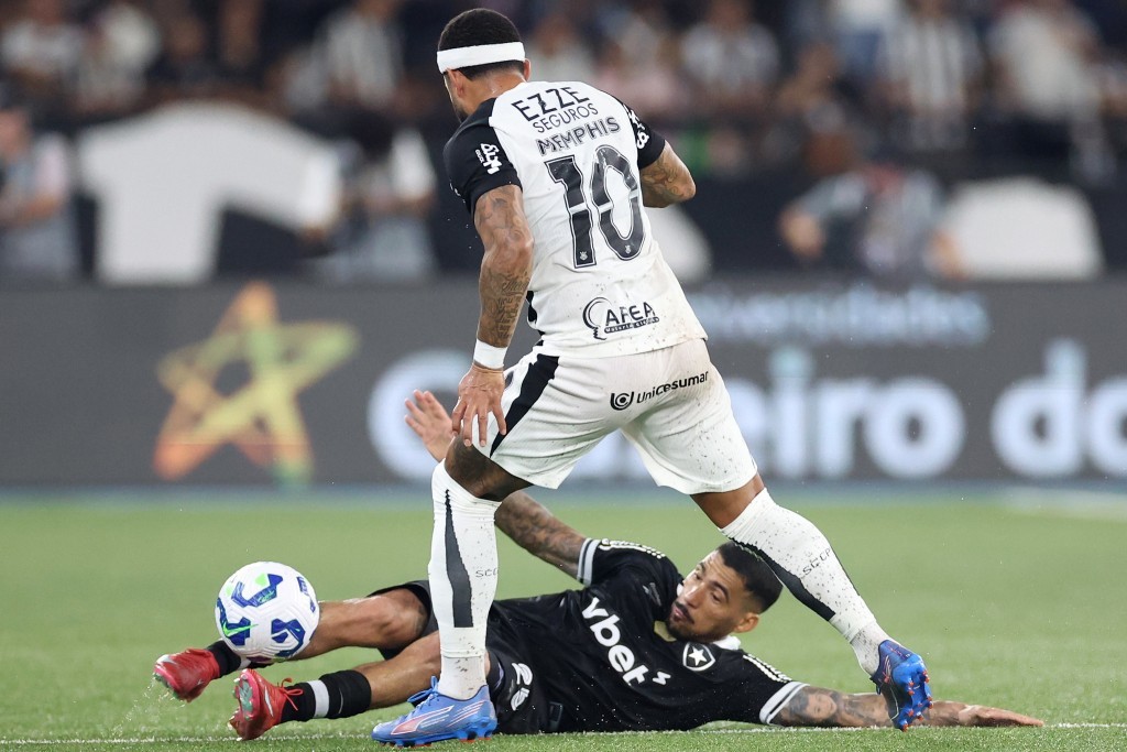 Corinthians com time misto arranca empate contra o Botafogo