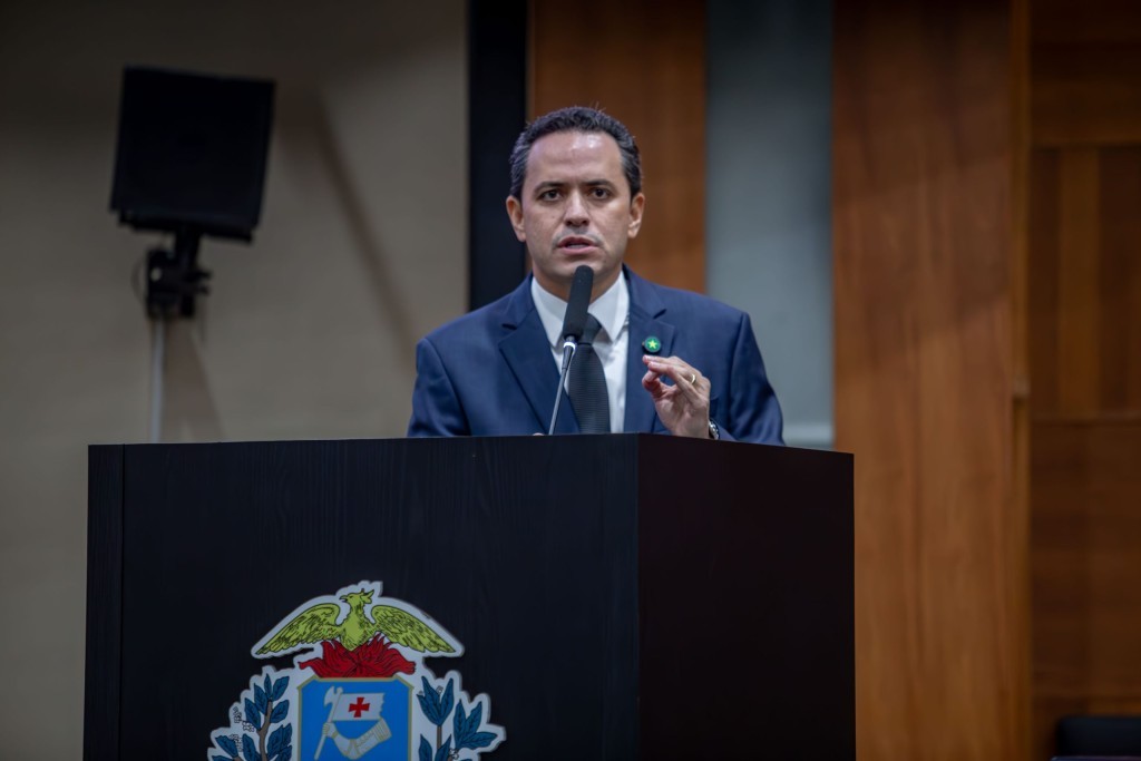 Diego Guimarães denuncia cobrança ilegal da Águas Cuiabá, aponta rombo milionário e questiona alta de 11%