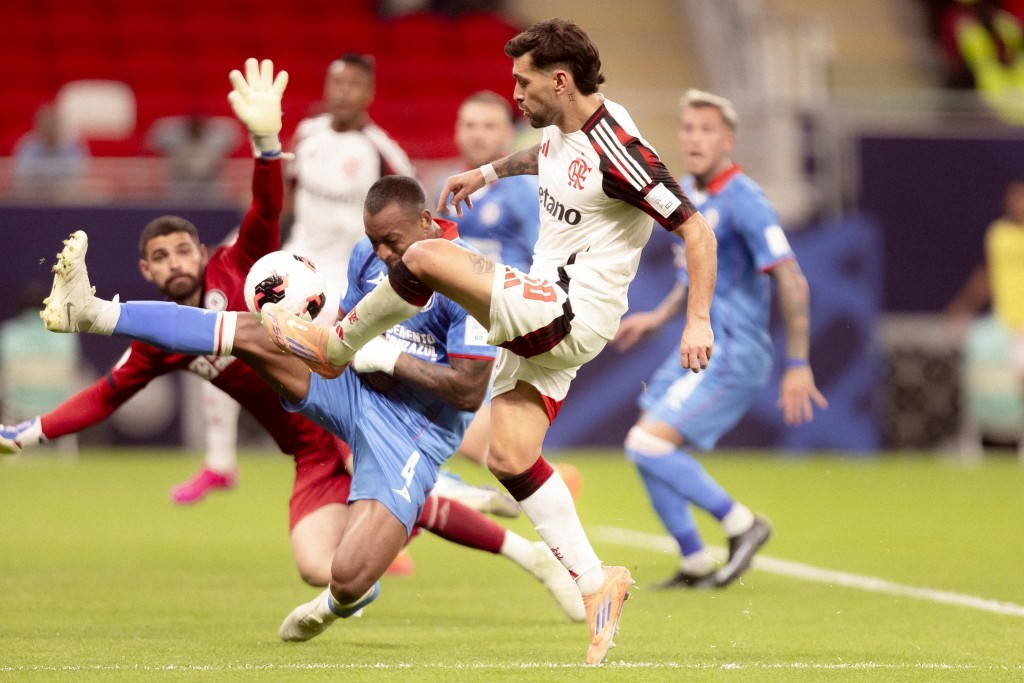 Flamengo vence Cruz Azul e avança na Copa Intercontinental 