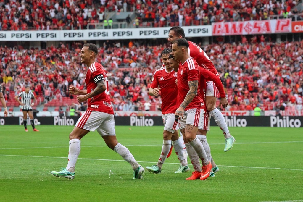 Inter atropela o Botafogo no Beira-Rio e respira fora do Z4
