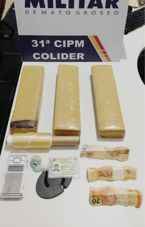 Polícia Militar prende homem com tabletes de maconha após denúncia de briga com o irmão