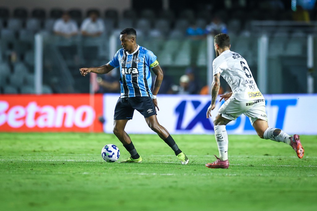 Santos empata com o Grêmio na Vila Belmiro