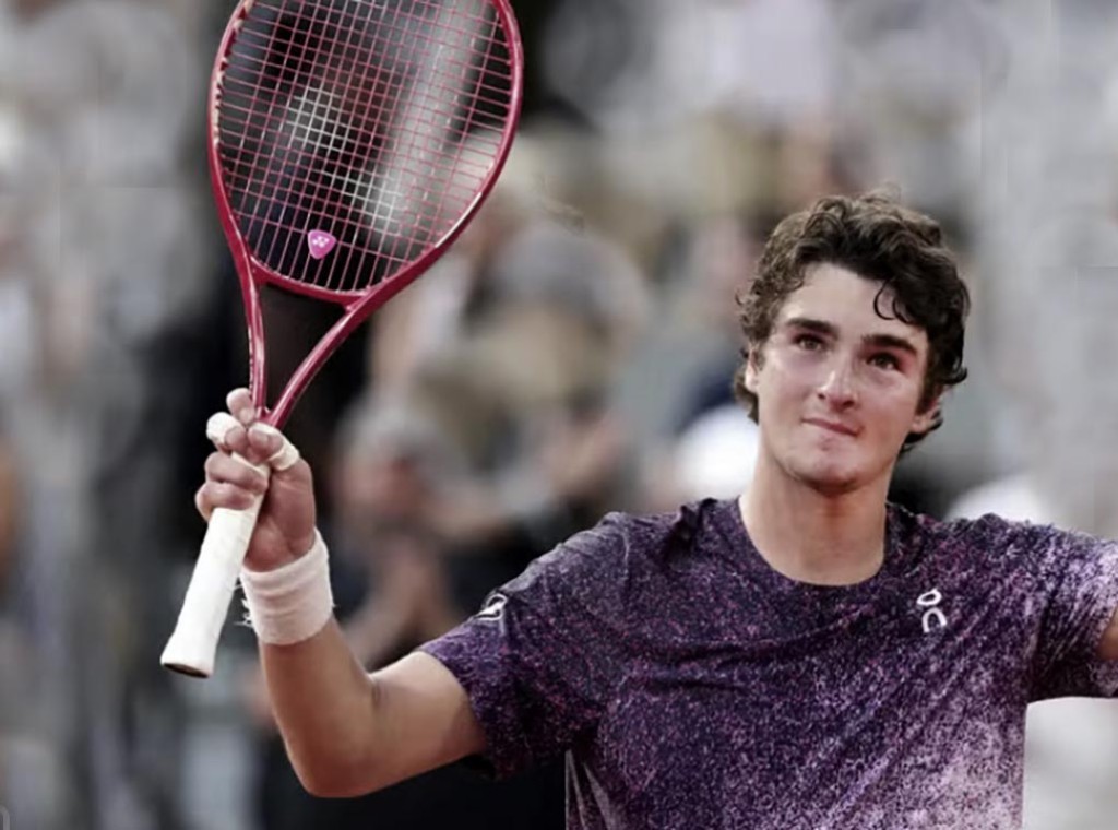 João Fonseca vence e avança às quartas de final de Roland Garros