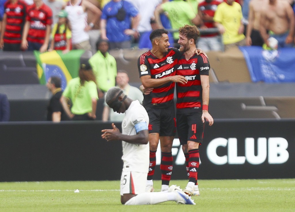 Flamengo vira para cima do Chelsea e assume a liderança isolada do Grupo D no Mundial de Clubes