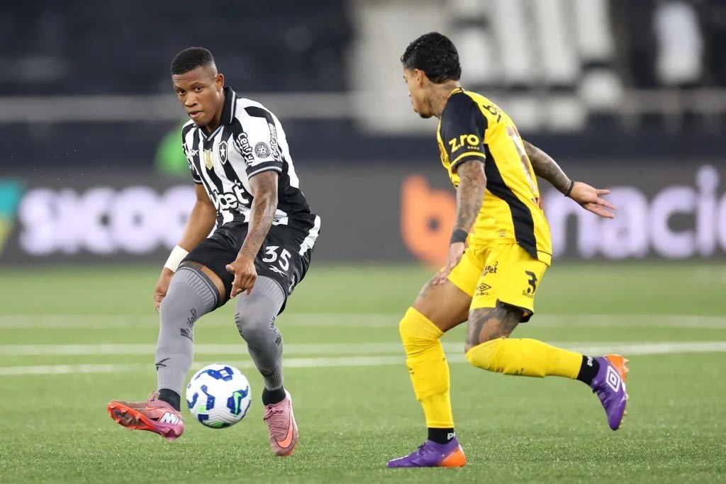 Virada eletrizante: Botafogo vence o Sport por 3 a 2 e consolida vaga no G5 do Brasileirão