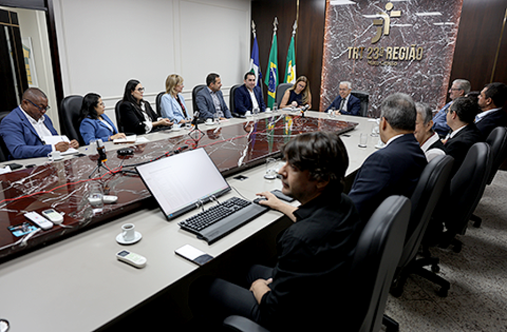 Saúde mental de servidores do sistema prisional é debatida em reunião