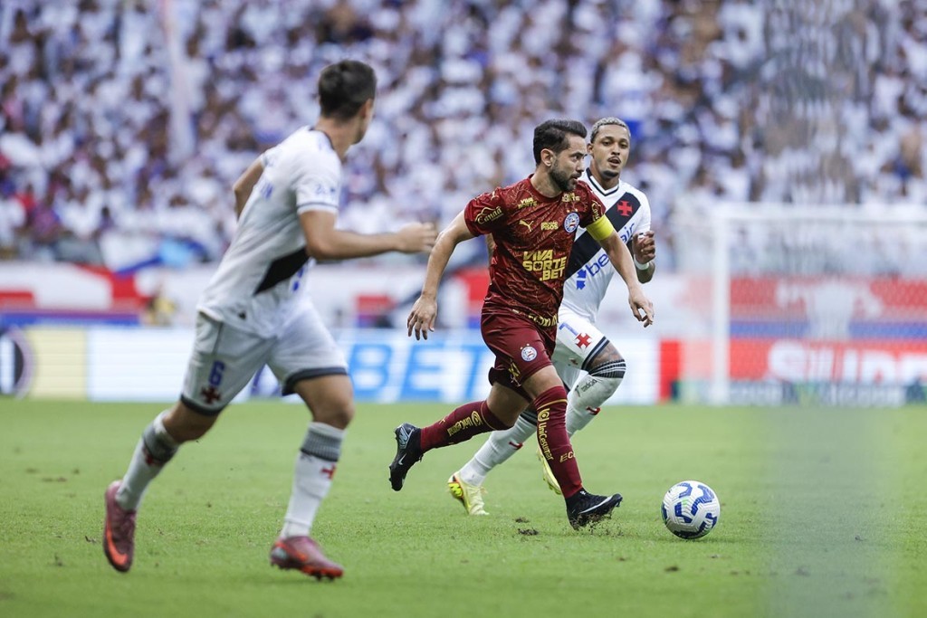 Bahia vence Vasco por 1 a 0 e quebra jejum, enquanto cruzmaltino amarga quinta derrota seguida