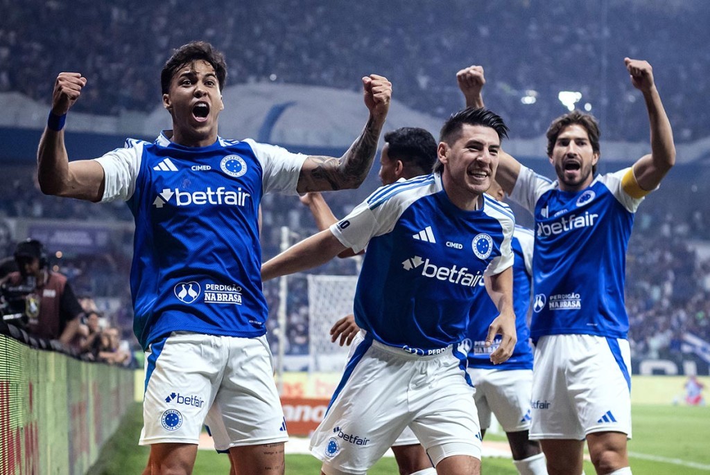 Cruzeiro supera Atlético-MG e carimba vaga na semifinal da Copa do Brasil