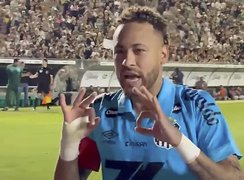 Neymar brilha, marca hat-trick e garante vitória crucial do Santos na luta contra o Z4