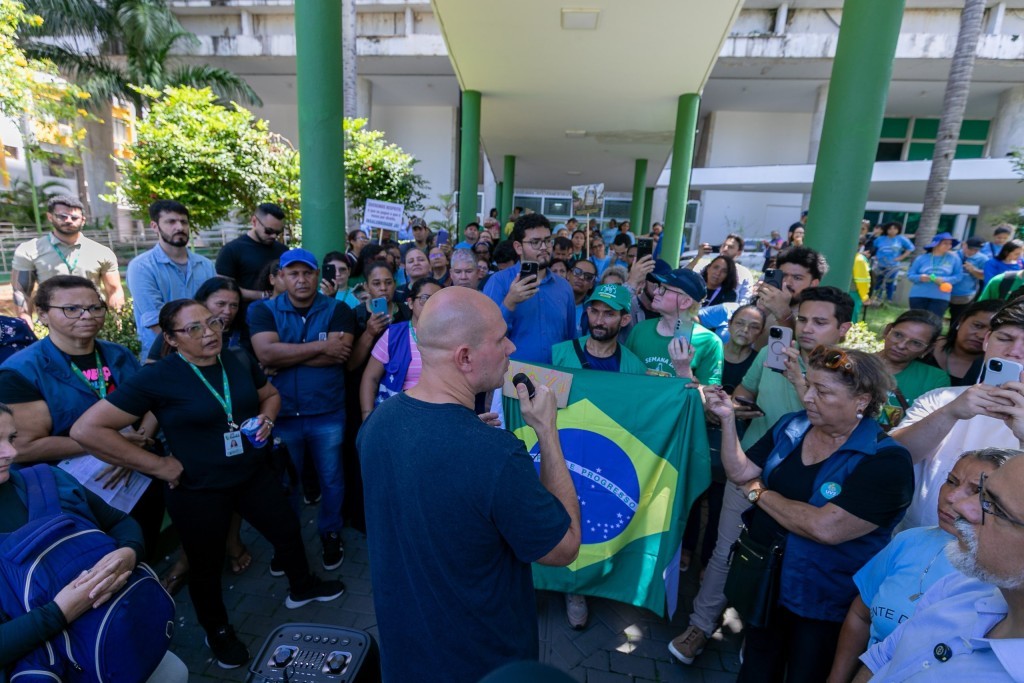 Prefeito dialoga com servidores, propõe prazo e transparência na revisão da insalubridade