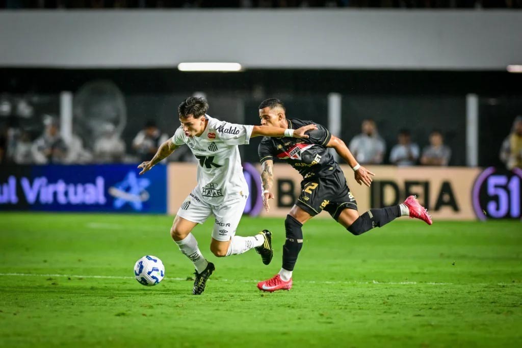Santos quebra jejum e Vojvoda estreia com vitória sobre o São Paulo